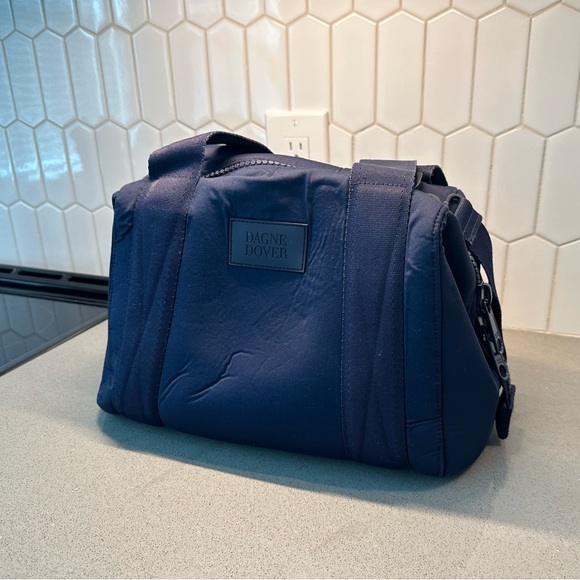 Danger Dover LANDON NEOPRENE CARRYALL BAG Small Navy - Picture 2 of 10